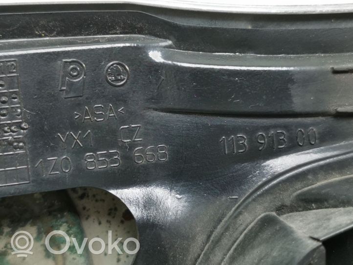 Skoda Octavia Mk2 (1Z) Maskownica / Grill / Atrapa górna chłodnicy 1Z0853668