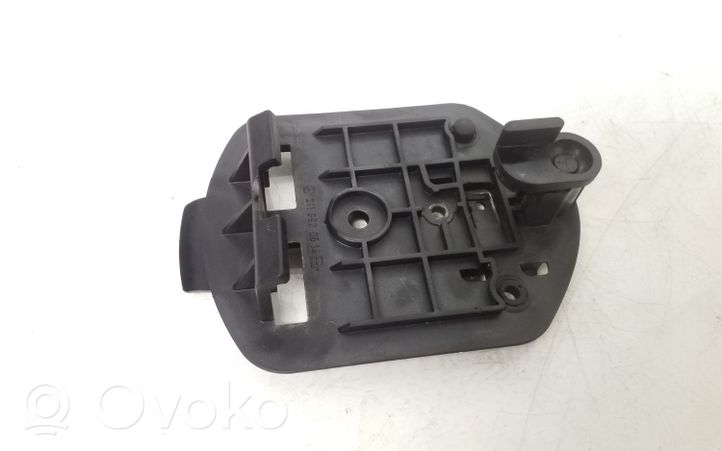 Mercedes-Benz E W211 Staffa supporto del triangolo d’emergenza 2118900514