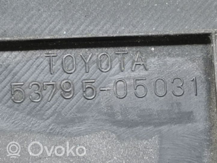 Toyota Avensis T250 Pannello di supporto del radiatore (usato) 5379505031