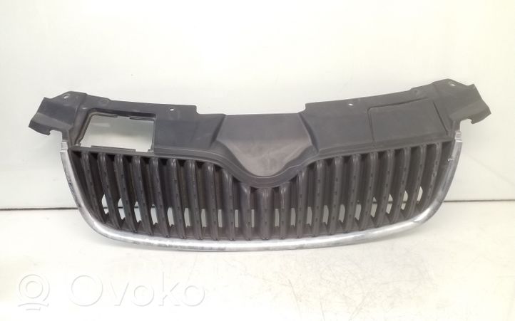 Skoda Roomster (5J) Griglia superiore del radiatore paraurti anteriore 5J0853668A