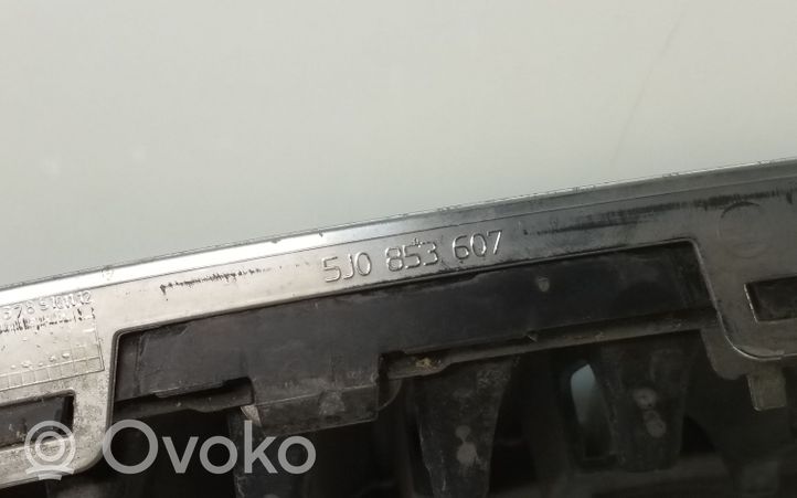 Skoda Roomster (5J) Griglia superiore del radiatore paraurti anteriore 5J0853668A