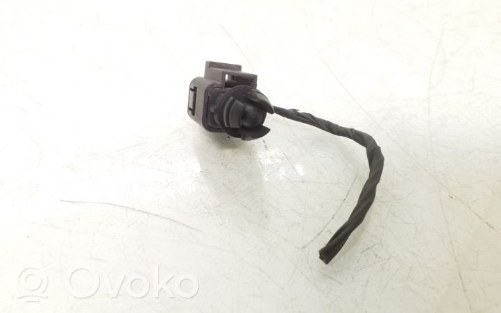 Volkswagen PASSAT B6 Sonde température extérieure 8Z0820535