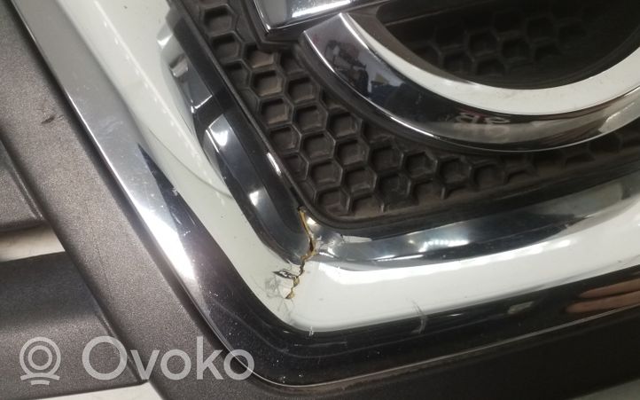 Nissan Qashqai Maskownica / Grill / Atrapa górna chłodnicy 62310JD00B