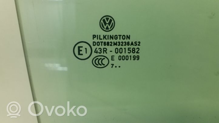 Volkswagen Touran I Etuoven ikkunalasi, neliovinen malli 