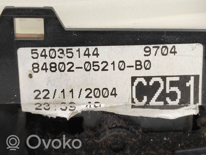 Toyota Avensis T250 Interruttore di controllo dell’alzacristalli elettrico 8482005100