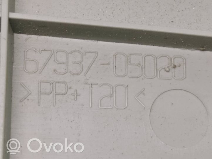 Toyota Avensis T250 Garniture de hayon 6793705020