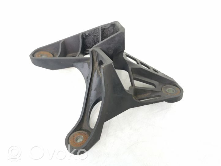 Volkswagen Touran I Gear shift cable bracket 1K0711789G