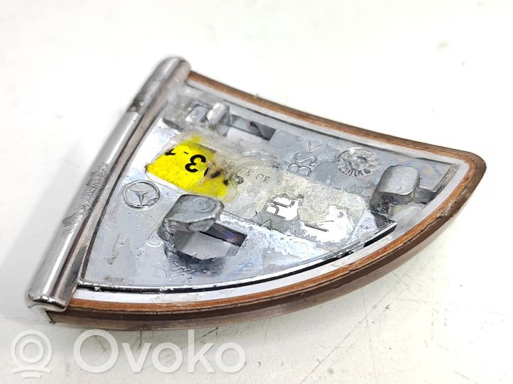 Mercedes-Benz E W211 Armlehne, 25.00 € | RRR