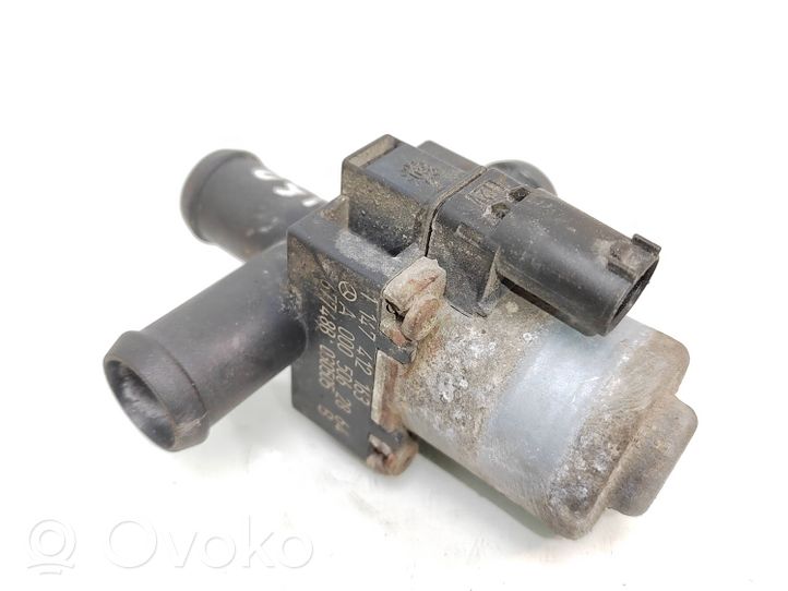 Mercedes-Benz E W211 Pompe de circulation d'eau, chauffage auxiliaire Webasto A0005062864