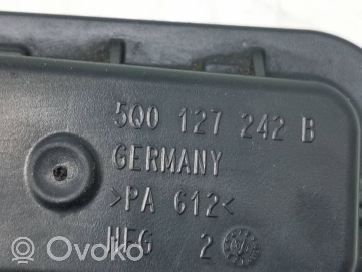 Volkswagen PASSAT B8 Leitung / Schlauch Kraftstoff 5Q0127242B