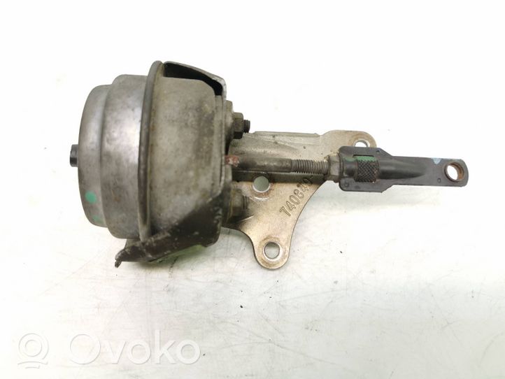 Opel Vectra C Cześć układu próżniowego turbosprężarki 7408491