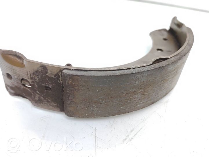 Mitsubishi Colt Ganasce freno a mano/freno di stazionamento E1190r02b01545