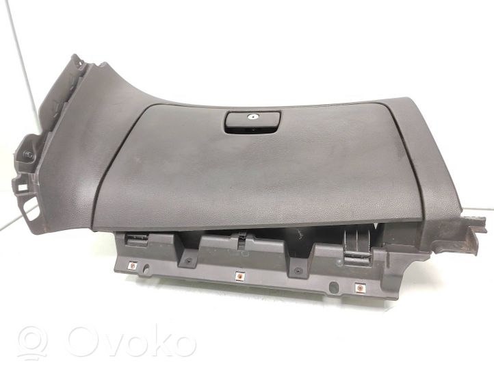 Chevrolet Orlando Glove box 