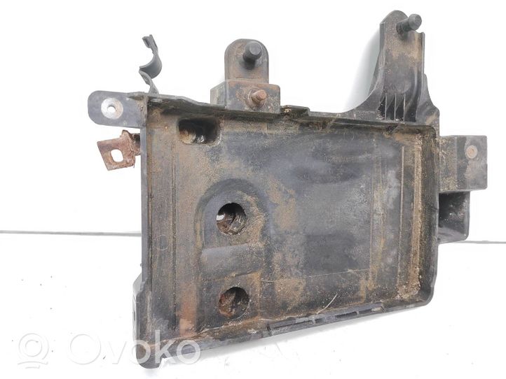 Mitsubishi Colt Boîte de batterie 8201A084