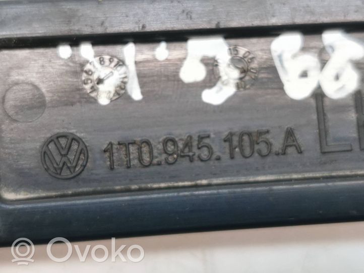 Volkswagen Touran I Galinis atšvaitas 1T0945105A