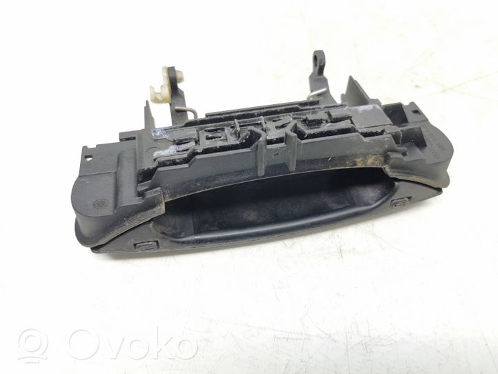 Audi A4 S4 B7 8E 8H Takaoven ulkokahva 8E0839207