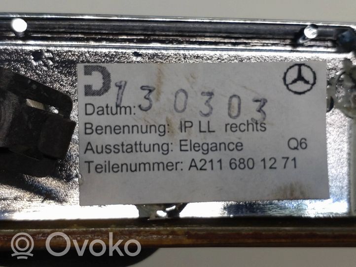 Mercedes-Benz E W211 Kojelaudan hansikaslokeron lista A2116801271