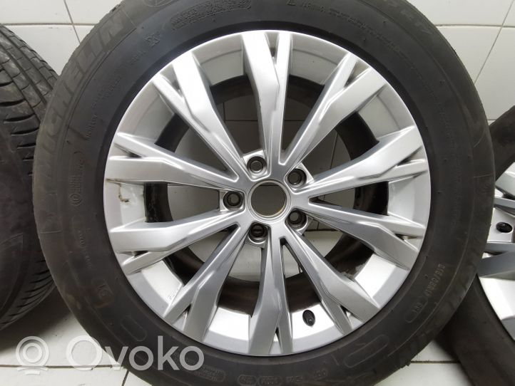 Volkswagen Tiguan R17 alloy rim 5NA601025