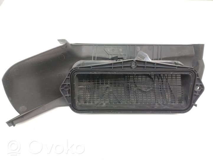 Volkswagen Tiguan Oro paėmimo kanalo detalė (-ės) 5Q0815479