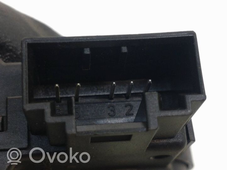 Volkswagen Tiguan Oro sklendės varikliukas 2Q0907511F