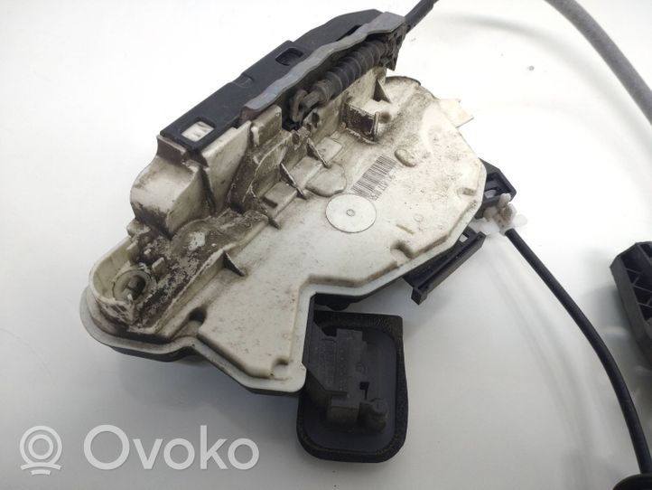 Volkswagen Cross Polo Front door lock 5K1837015B