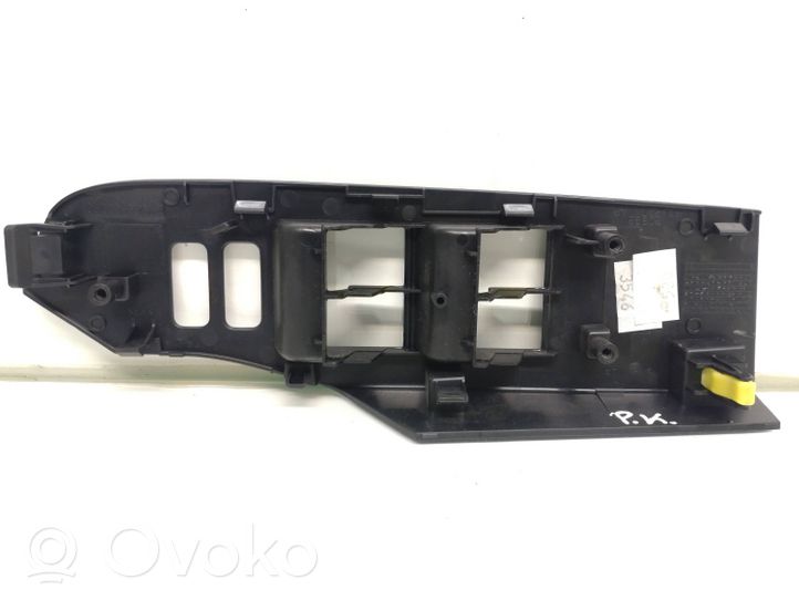 Toyota Auris E180 Support bouton lève vitre porte avant 7423202E20