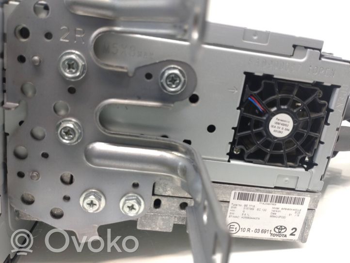 Toyota Auris E180 Radio/CD/DVD/GPS-pääyksikkö 8614002400