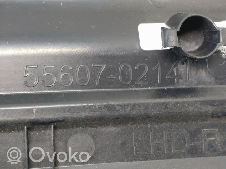 Toyota Auris E180 Kojelaudan alempi verhoilu 55607-02141