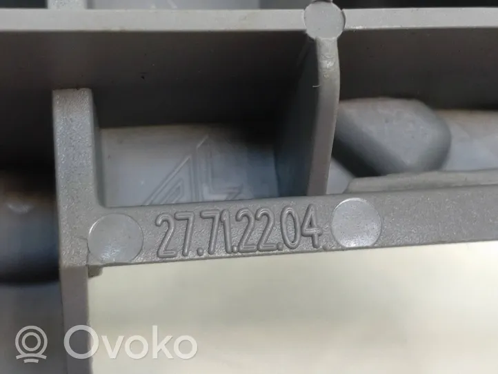 Volvo C30 Takavalon polttimon suojan pidike 27712204