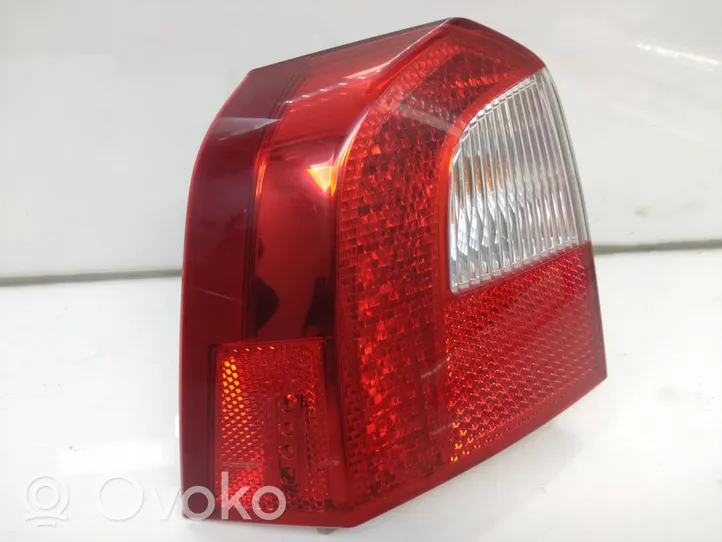 Volvo XC70 Aizmugurējais lukturis virsbūvē 30698983