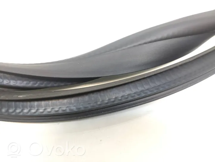 Volvo V60 Front door rubber seal 893991