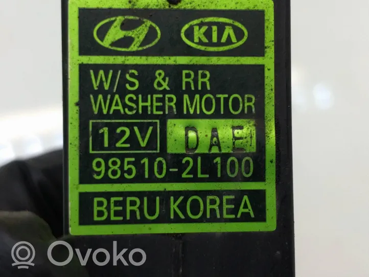 Hyundai i30 Pompa lavavetri parabrezza/vetro frontale 985102L100