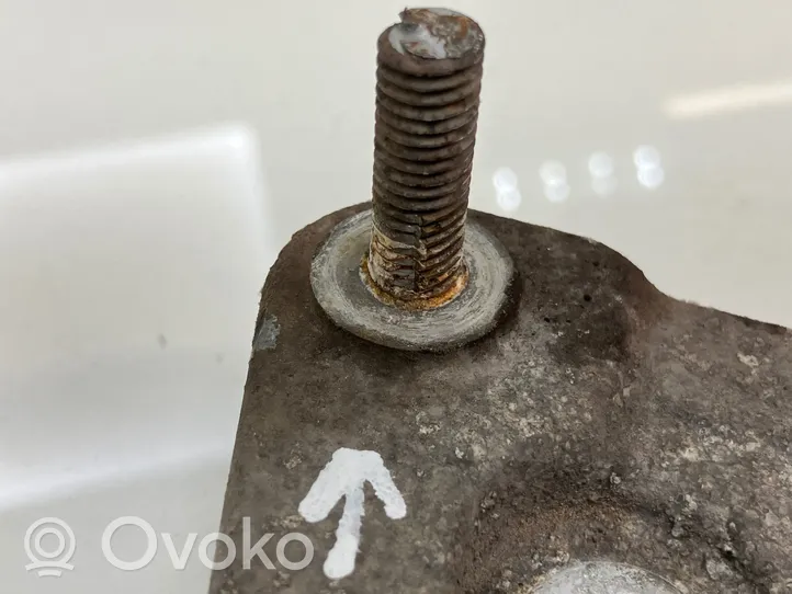 Toyota Aygo AB10 Uchwyt / Mocowanie sprężarki klimatyzacji 884310H010