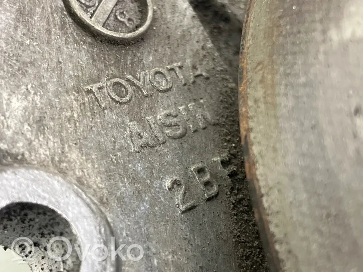 Toyota Avensis T250 Vandens pompa 7K06X