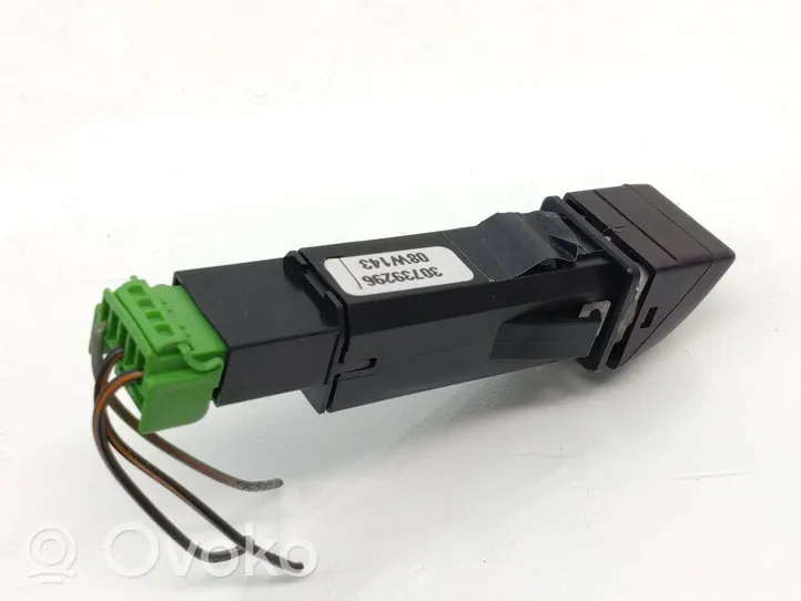 Volvo C30 Hazard light switch 30739296