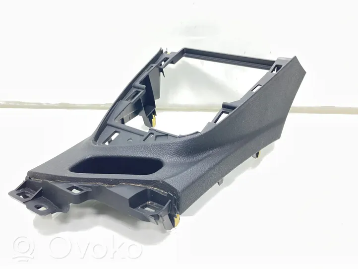 Toyota Auris E180 Rivestimento in plastica cornice della leva del cambio 5883402010