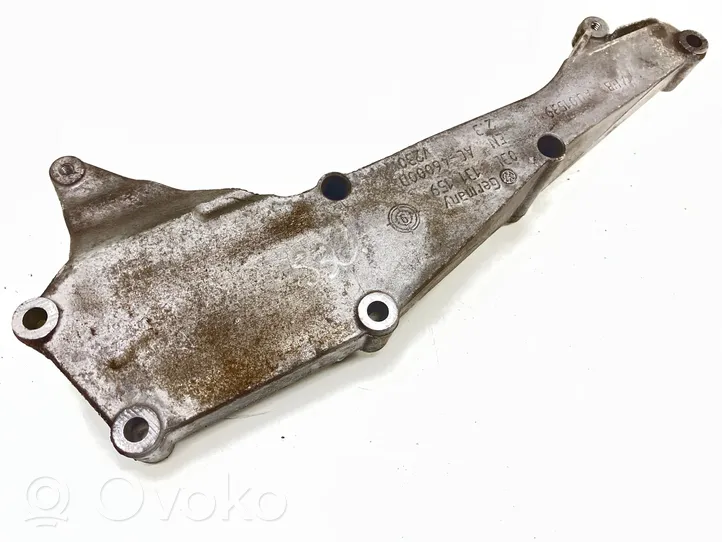 Audi A4 S4 B8 8K Supporto della valvola di raffreddamento EGR 03L131159