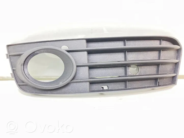 Audi A4 S4 B8 8K Grille antibrouillard avant 8K0807681A