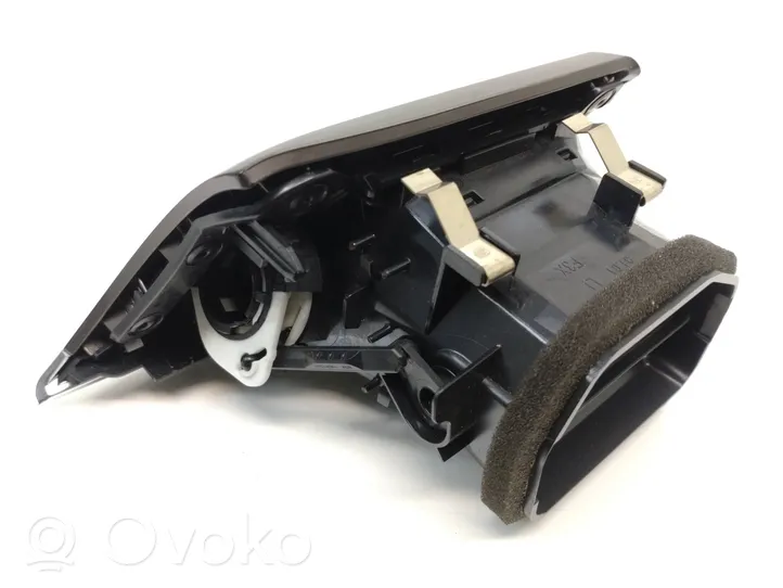 BMW 3 F30 F35 F31 Kojelaudan sivutuuletussuuttimen kehys 9218549