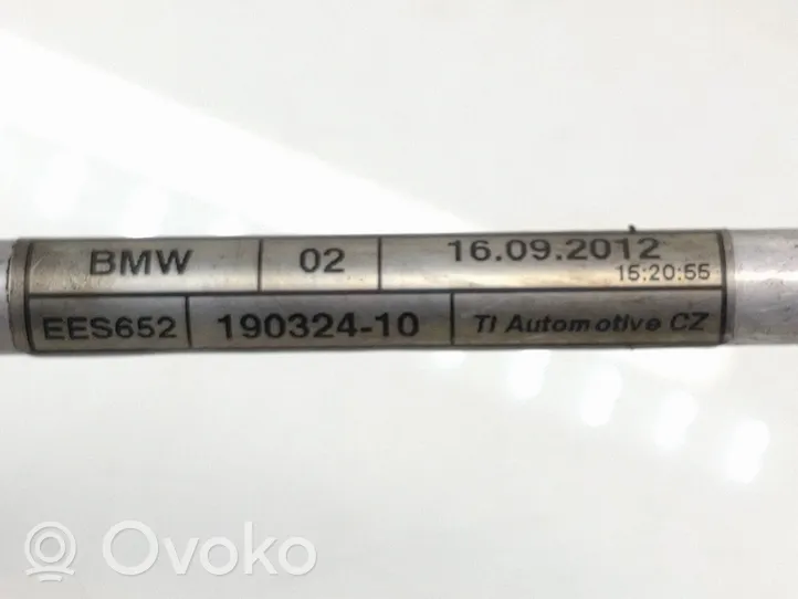 BMW 3 F30 F35 F31 Ilmastointilaitteen putki (A/C) 9212236