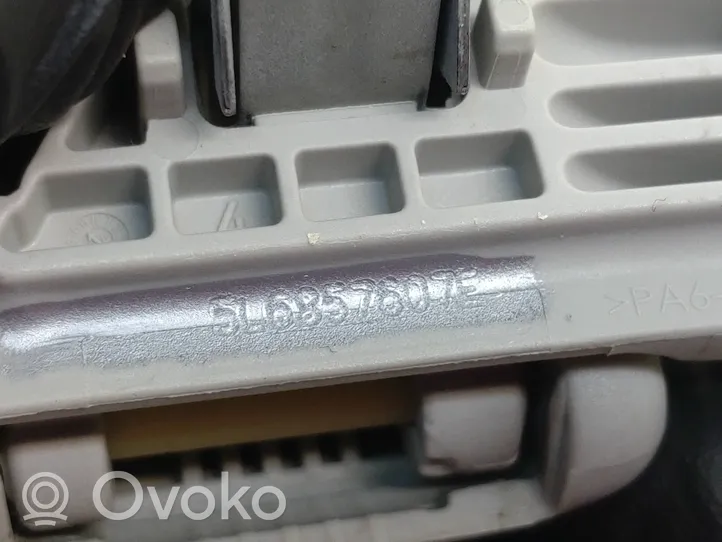 Skoda Fabia Mk3 (NJ) Задняя ручка 5L6857607e