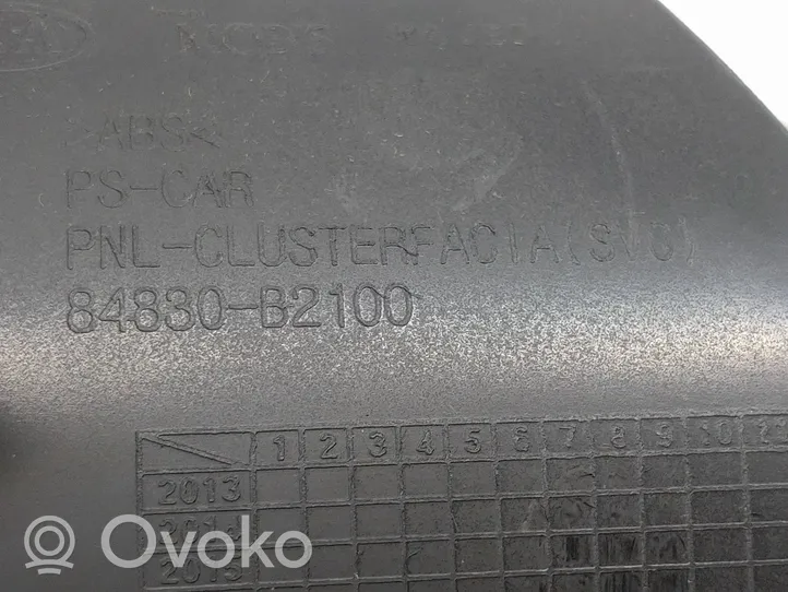 KIA Soul Ohjauspyörän pylvään verhoilu 84830B2100