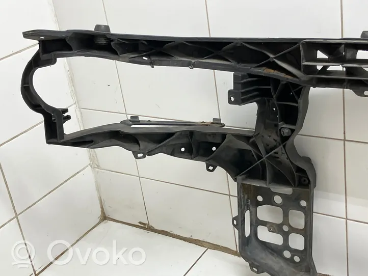 Hyundai Santa Fe Jäähdyttimen kehyksen suojapaneeli 641012BXXX