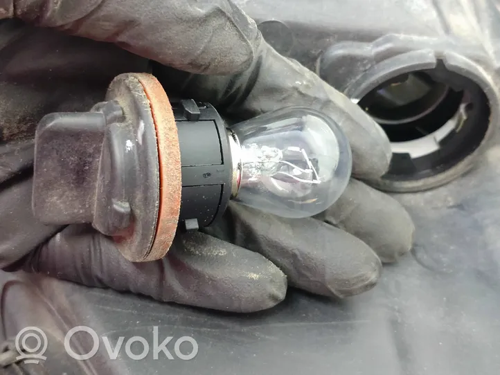 KIA Rio Lampa przednia 921011WXXX