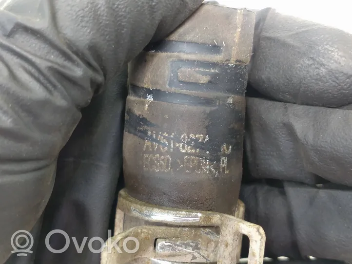 Ford Focus Tuyau de liquide de refroidissement moteur 