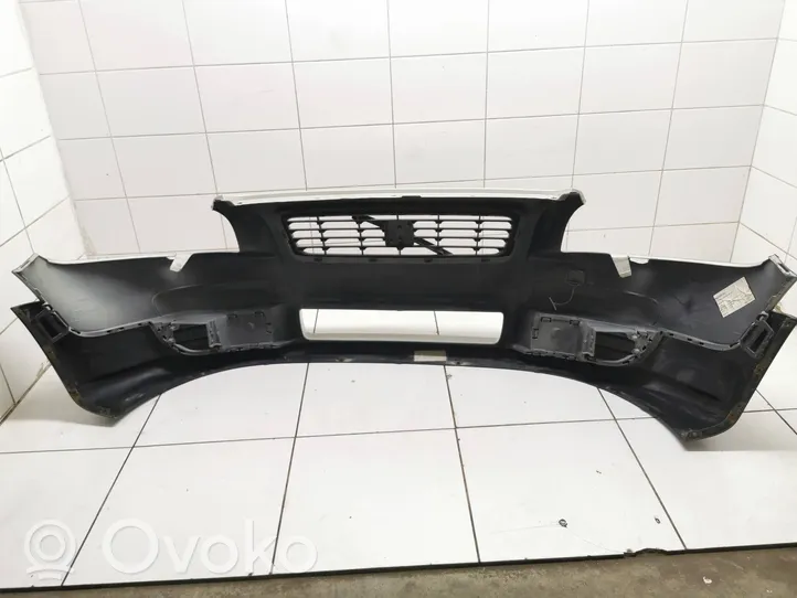 Volvo C30 Paraurti anteriore 30657188