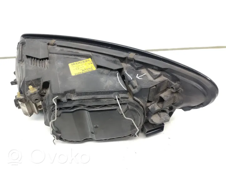 Volvo C30 Phare frontale 30657169