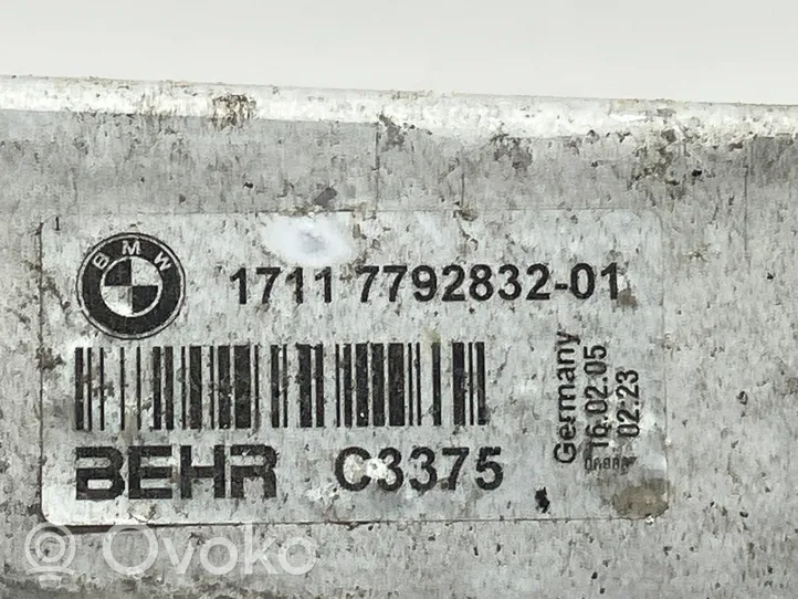 BMW 5 E60 E61 Radiatore di raffreddamento 7792832