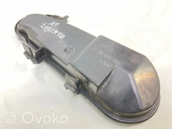 Volkswagen Golf III Osłona żarówki lampy przedniej 13917900