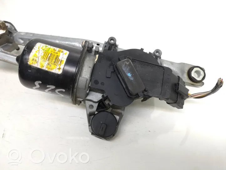 Toyota Aygo AB10 Etupyyhkimen vivusto ja moottori 53630187